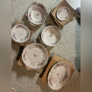 VINTAGE WALBRZYCH SHERATON ROSE DISH SET MADE IN POLAND 43 PIECES